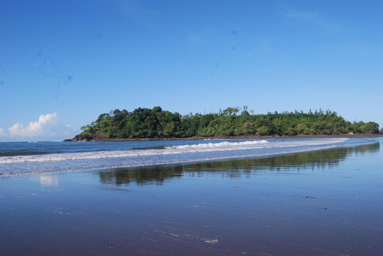 El nido del tucán Villa Torio Esterno foto