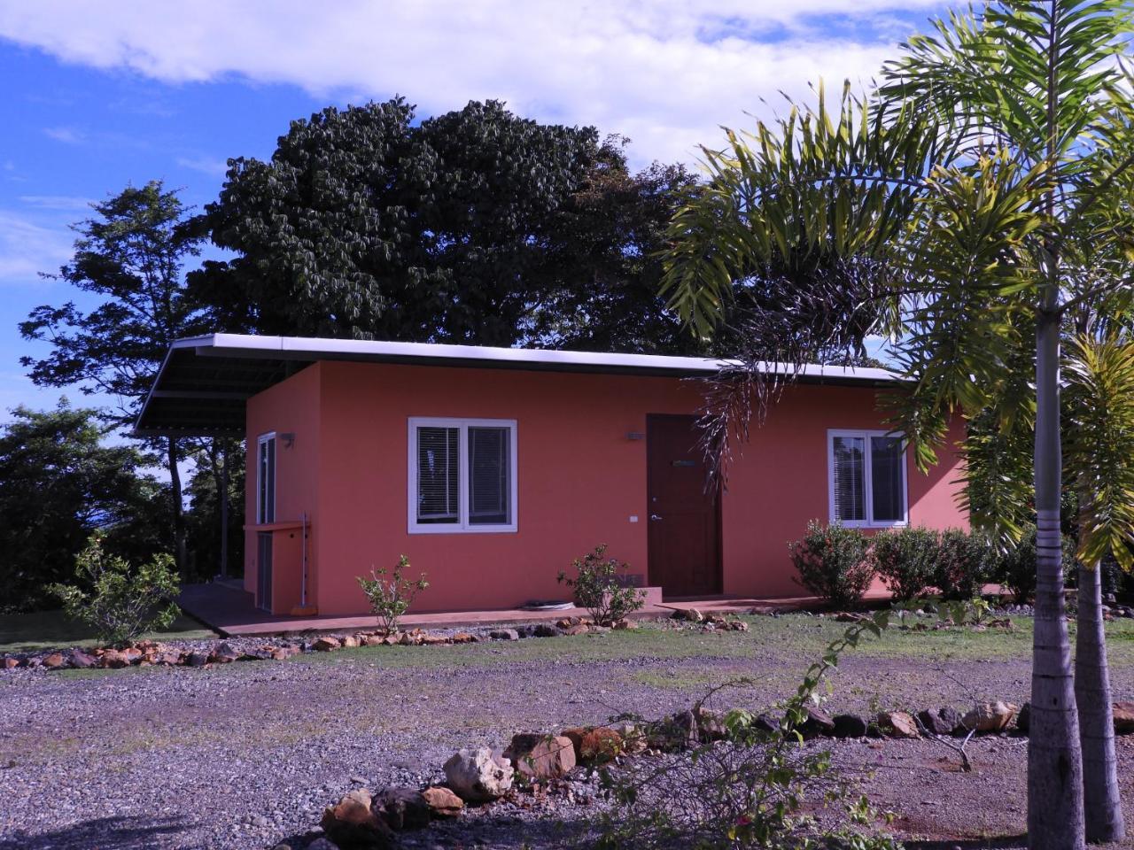 El nido del tucán Villa Torio Esterno foto